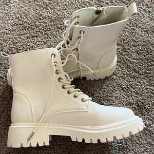 Cream Combat Boots, Size 7.5